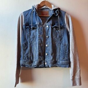 Levi’s denim trucker jacket